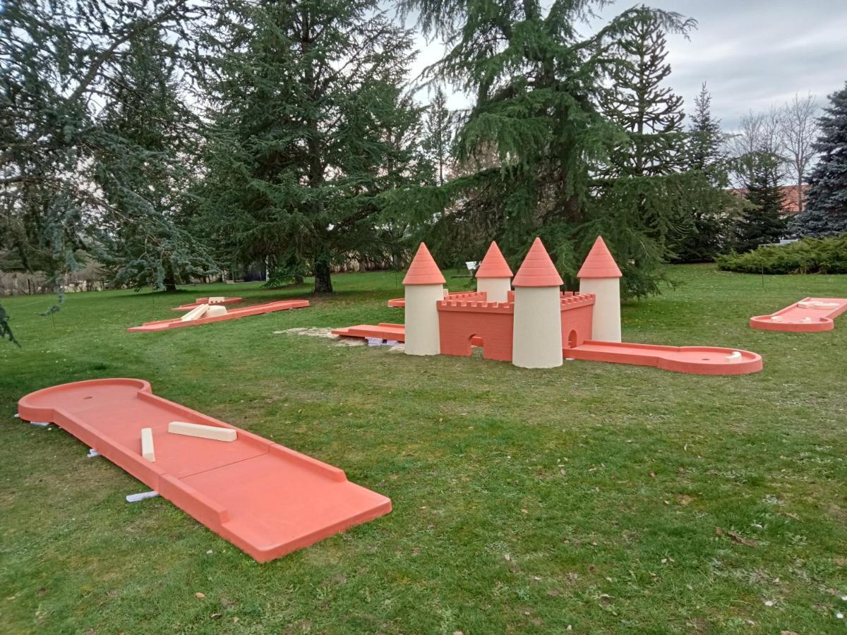 A L'Oree Du Parc Saint-Priest-des-Champs 外观 照片
