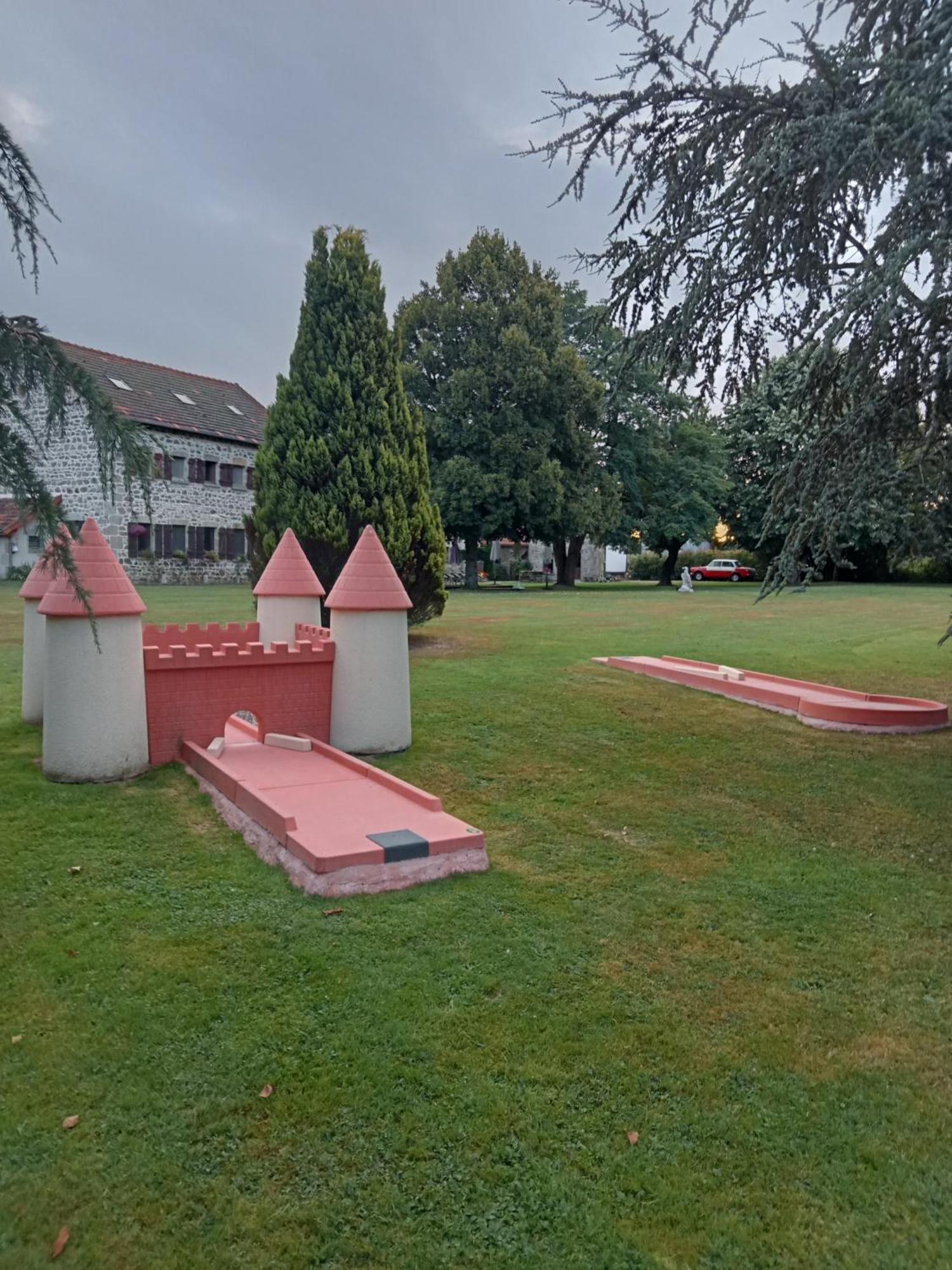 A L'Oree Du Parc Saint-Priest-des-Champs 外观 照片