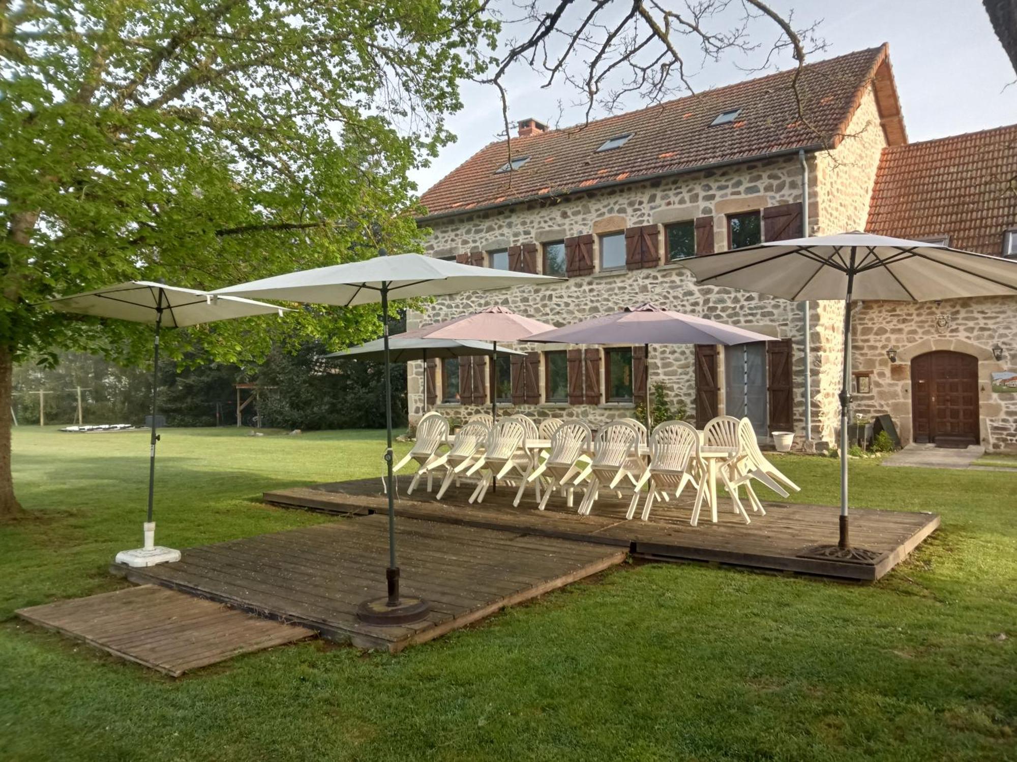 A L'Oree Du Parc Saint-Priest-des-Champs 外观 照片