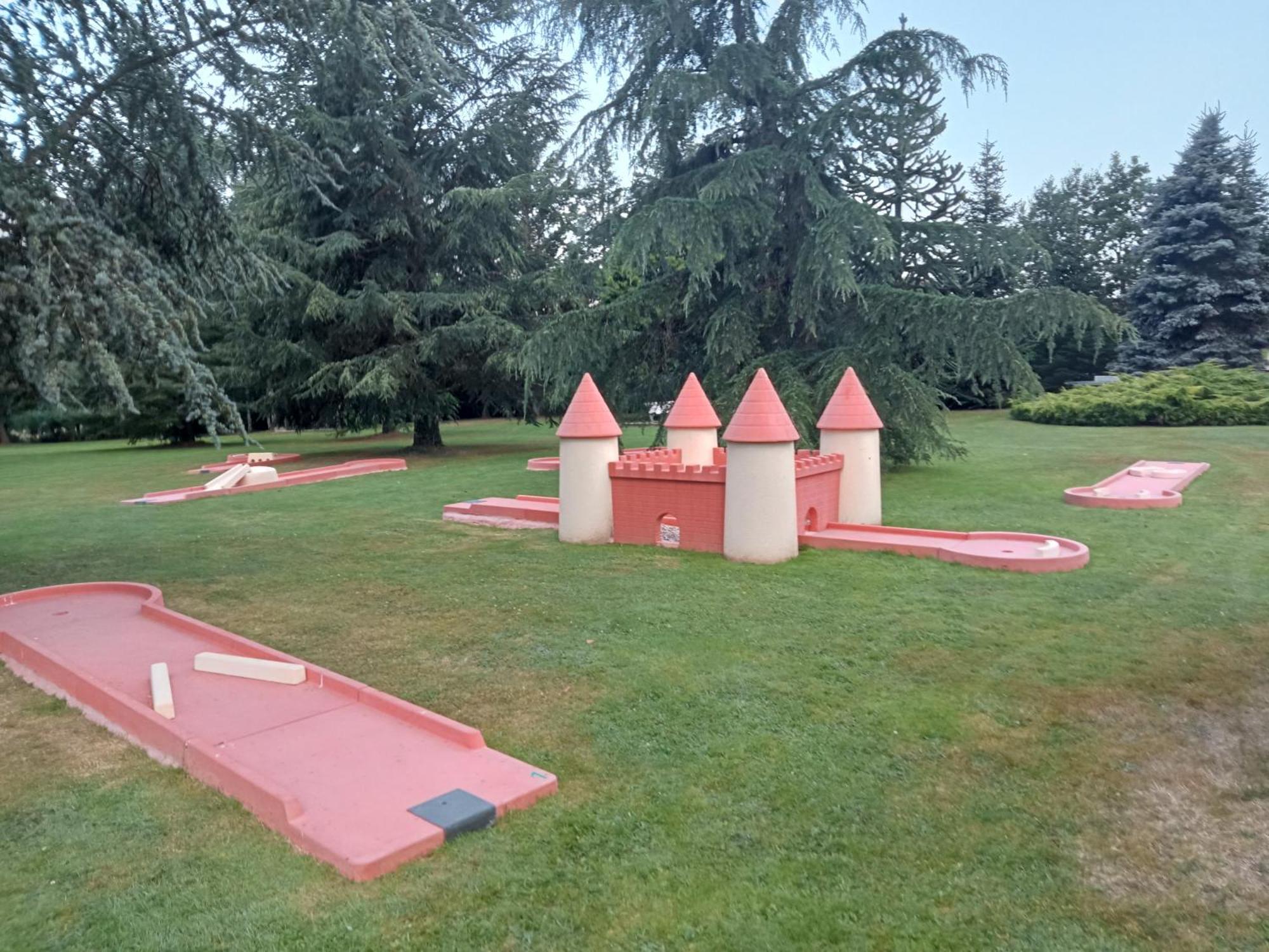 A L'Oree Du Parc Saint-Priest-des-Champs 外观 照片