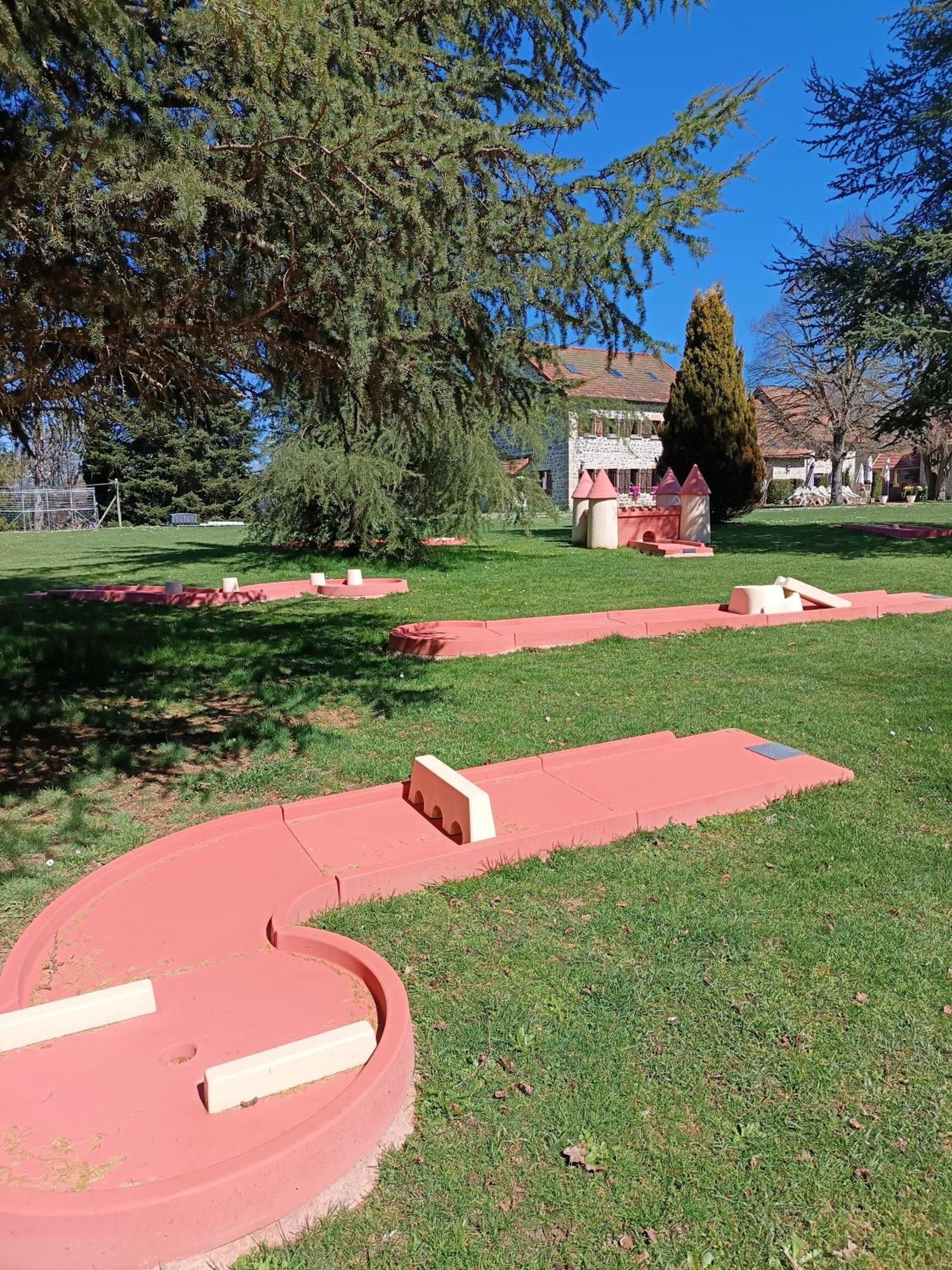 A L'Oree Du Parc Saint-Priest-des-Champs 外观 照片
